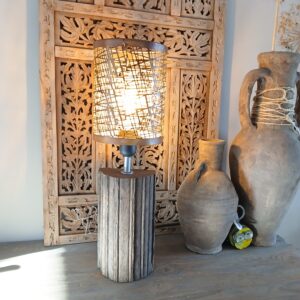 Tafellampje van antieke hard houten paal